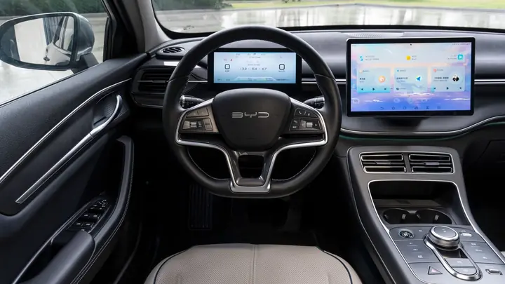 BYD Seal 5 DM-i — תא הנוסעים