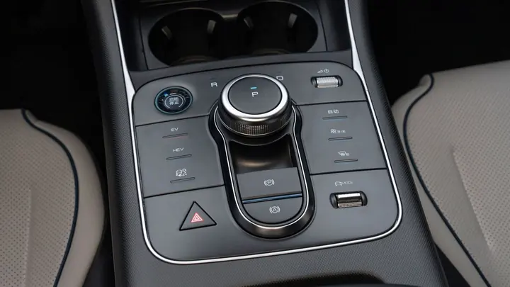 BYD Seal 5 DM-i — תא הנוסעים