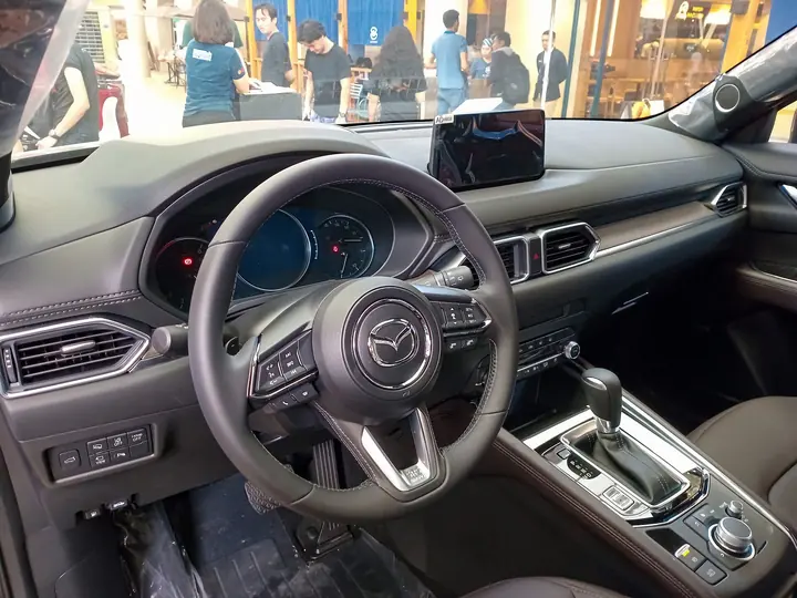 Mazda CX-5 — תא הנוסעים