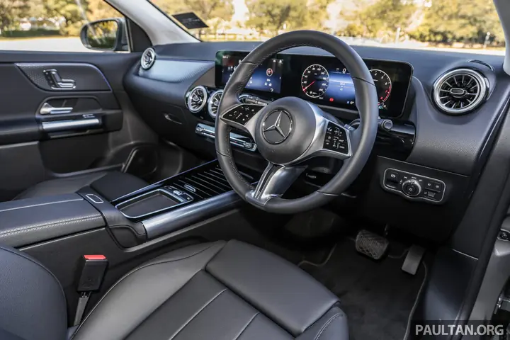 Mercedes-Benz GLA 200 — תא הנוסעים