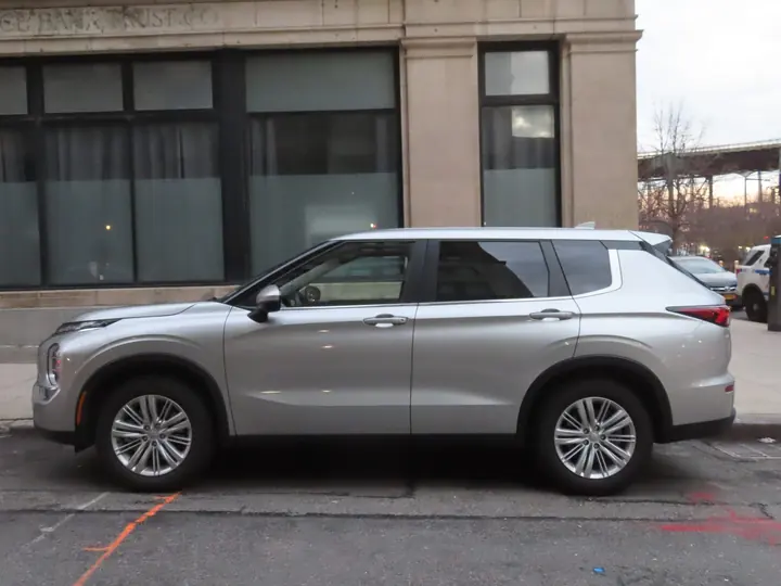 Mitsubishi Outlander — מבט חיצוני