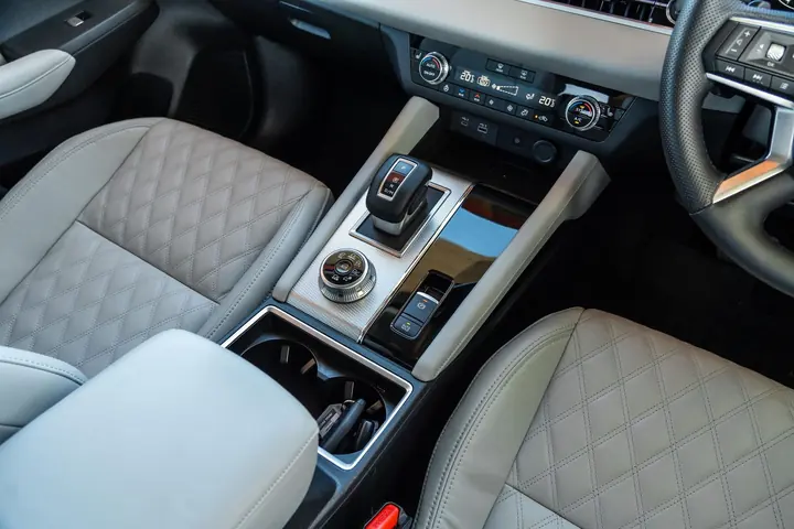 Mitsubishi Outlander — תא הנוסעים